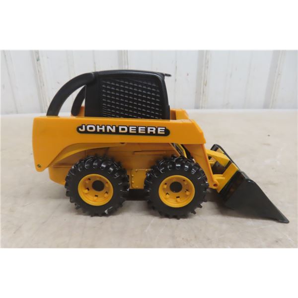 John Deere Skid Steer Die-Cast Model with Attachment – 8" Long