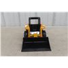 Image 2 : John Deere Skid Steer Die-Cast Model with Attachment – 8" Long
