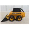Image 3 : John Deere Skid Steer Die-Cast Model with Attachment – 8" Long