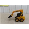 Image 5 : John Deere Skid Steer Die-Cast Model with Attachment – 8" Long