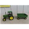 Image 1 : Ertl John Deere Tractor and Wagon Combine – 19" Long – 1/18 Scale