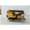 Image 6 : Tonka Crane Truck with Clam Bucket and Box, Clean