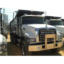2007 MACK CTP713 TRI-AXLE DUMP