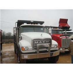 2005 MACK CV713 TRI-AXLE DUMP