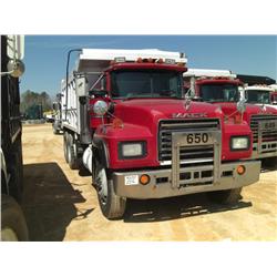 1994 MACK RD688S TRI-AXLE DUMP