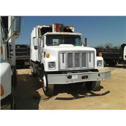 2002 INTERNATIONAL 2574 T/A GARBAGE TRUCK