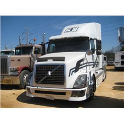 2003 VOLVO T/A TRUCK TRACTOR