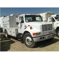1996 INTERNATIONAL 4700 S/A COVERED SERVICE TRUCK