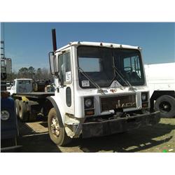 1984 MACK MR685ST T/A FLATBED