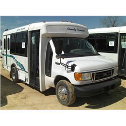2004 FORD E350 S/A PASSENGER BUS