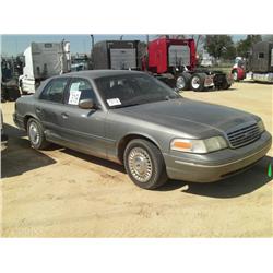 1999 FORD 4 DOOR CROWN VICTORIA