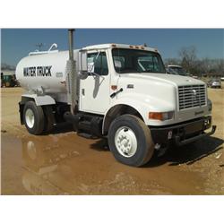 2001 INTERNATIONAL 4700 S/A WATER TRUCK