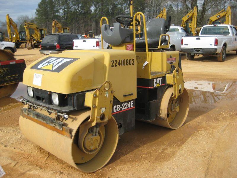 CAT CB 224E VIBRATORY ROLLER CAT CB 224E VIBRATORY ROLLER