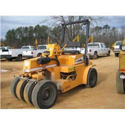 LEEBOY 420 PNEUMATIC ROLLER