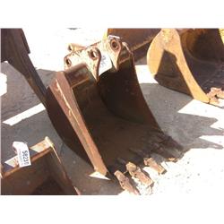 24" DIGGING BUCKET W/5 TEETH