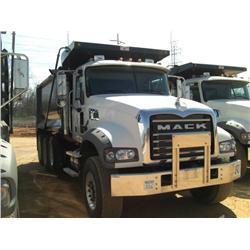 2007 MACK CTP713 TRI-AXLE DUMP