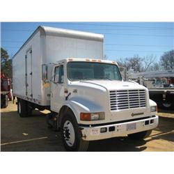1998 INTERNATIONAL 4900 S/A VAN TRUCK