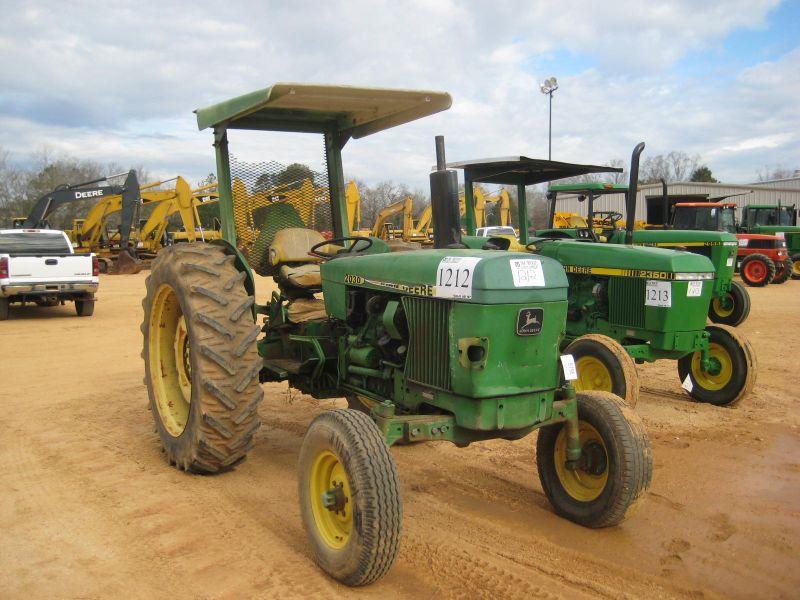 JOHN DEERE 2030 FARM TRACTOR