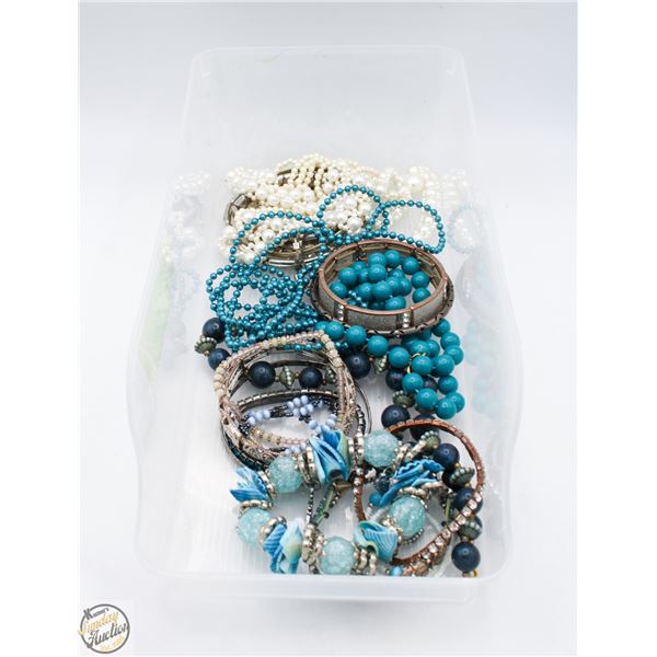 LOT OF FASHION JEWELRY