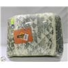 Image 1 : NEW CALORE AREA RUGS BLACK + WHITE 6.5" X 8.5"