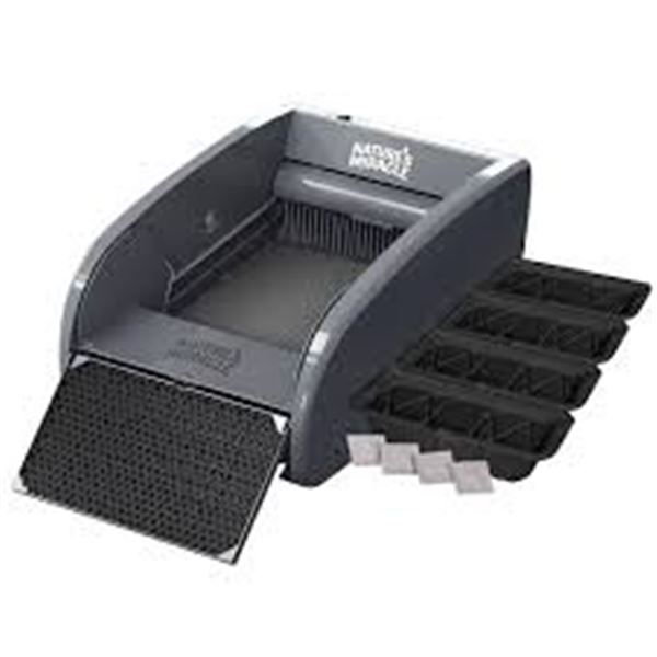 NEW W BOX NATURES MIRACLE MULTI-CAT LITTER BOX