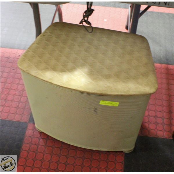 VINTAGE METAL LAUNDRY HAMPER H-20"