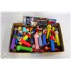 Image 1 : FLAT OF 33 ASSORTED PEZ.