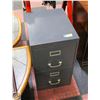 Image 1 : 2 DRAWER FILING CABINET 28" X 15" X 19"
