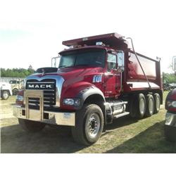 2010 MACK GU713 TRI-AXLE DUMP
