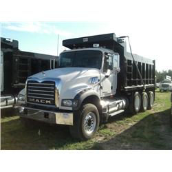 2009 MACK GU713 TRI-AXLE DUMP