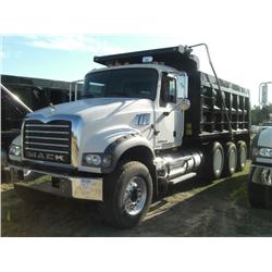 2009 MACK GU713 TRI-AXLE DUMP
