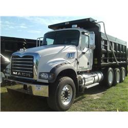 2008 MACK GU713 TRI-AXLE DUMP