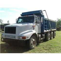 1990 INTERNATIONAL 2674 TRI-AXLE DUMP