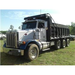 1990 PETERBILT 379 TRI-AXLE DUMP