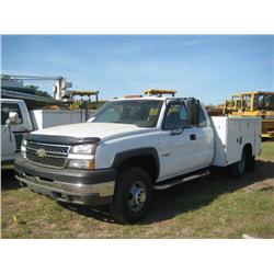 2005 CHEVROLET 3500 EXTENDED CAB SERVICE TRUCK