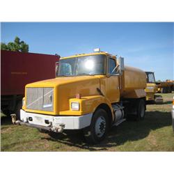 1994 VOLVO /GMC SINGLE AXLE WATER TRUCK