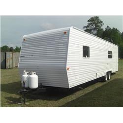 2006 FOREST RIVER INC 8'X32' CAMPER TRAILER