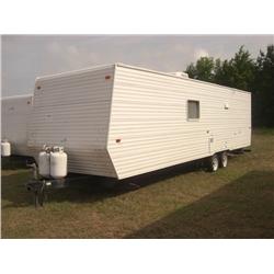 2006 GULF STREAM CAVALIER 8'X32' CAMPER TRAILER
