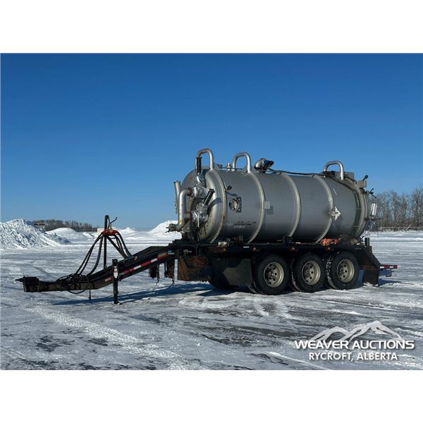 2015 CUSTOM VAC 17,047 LITRE TRIDEM VACUUM TRAILER