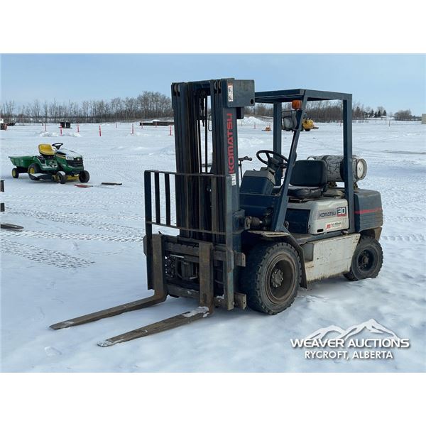 KOMATSU FG30GT-11 FORKLIFT