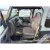Image 6 : 2001 JEEP TJ SPORT 2 DOOR SPORTS UTILITY VEHICLE