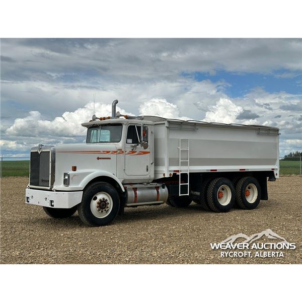1988 INTERNATIONAL 9300 SBA T/A GRAIN TRUCK