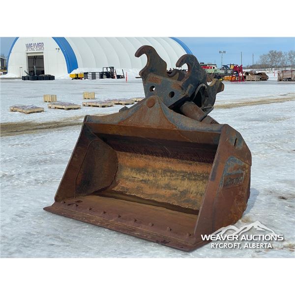 BRANDT 72 IN. HYD TWIST WRIST CLEAN OUT BUCKET