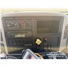 Image 17 : 2008 INTERNATIONAL S/A DUMP TRUCK