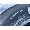 Image 5 : (3) GRIZZLY 235/85R16 TIRES