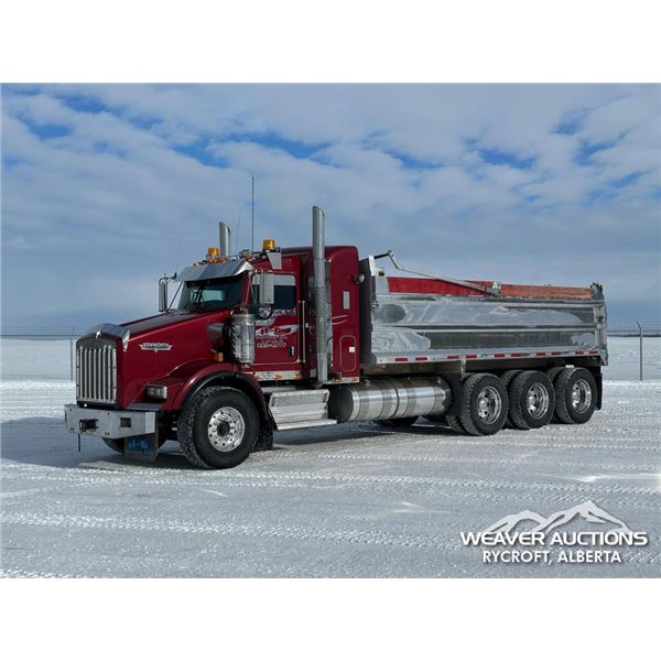 2019 KENWORTH T800 TRI/A SLEEPER DUMP TRUCK