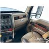 Image 13 : 2019 KENWORTH W990 T/A SLEEPER TRUCK TRACTOR
