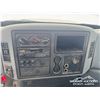 Image 10 : 2003 INTERNATIONAL 4300 SBA S/A DRY VAN TRUCK