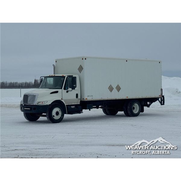 2003 INTERNATIONAL 4300 SBA S/A DRY VAN TRUCK