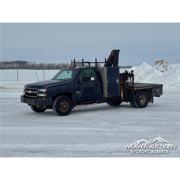 2006 CHEVROLET SILVERADO 3500HD BOOM TRUCK